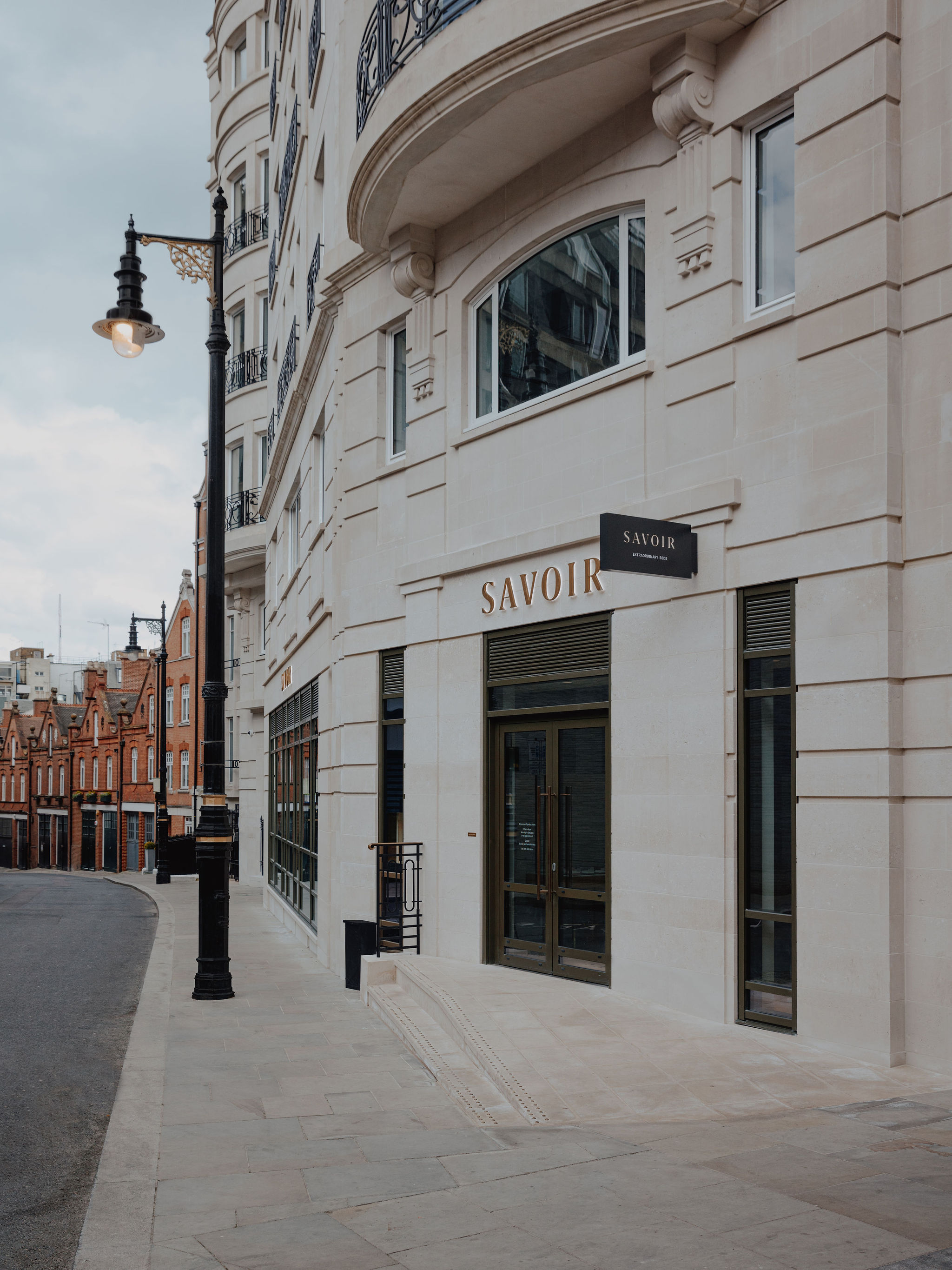 Savoir Mayfair showroom from a outside view