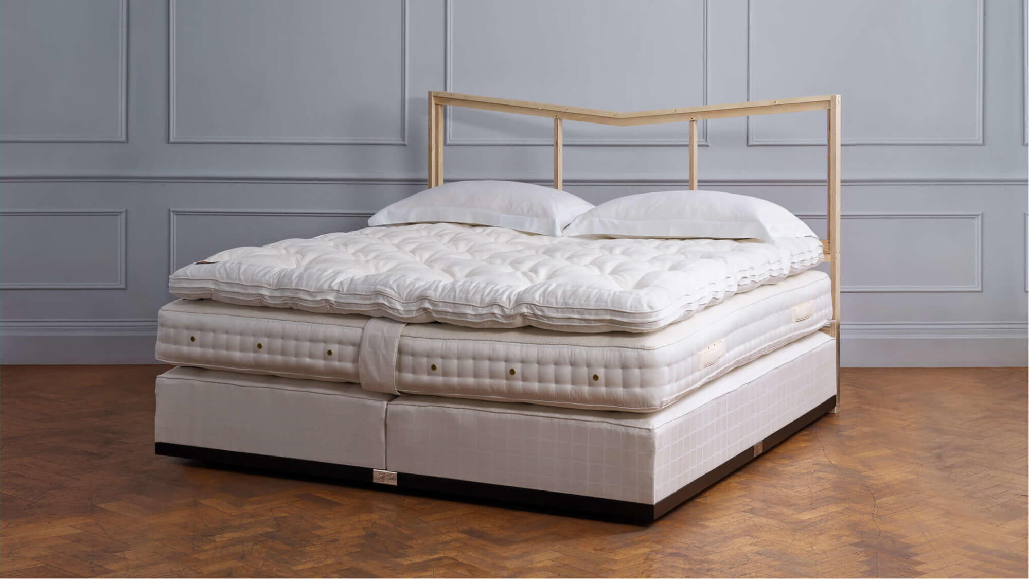 Savoir bed featuring the bed set no1 with the mattress, the base and the topper